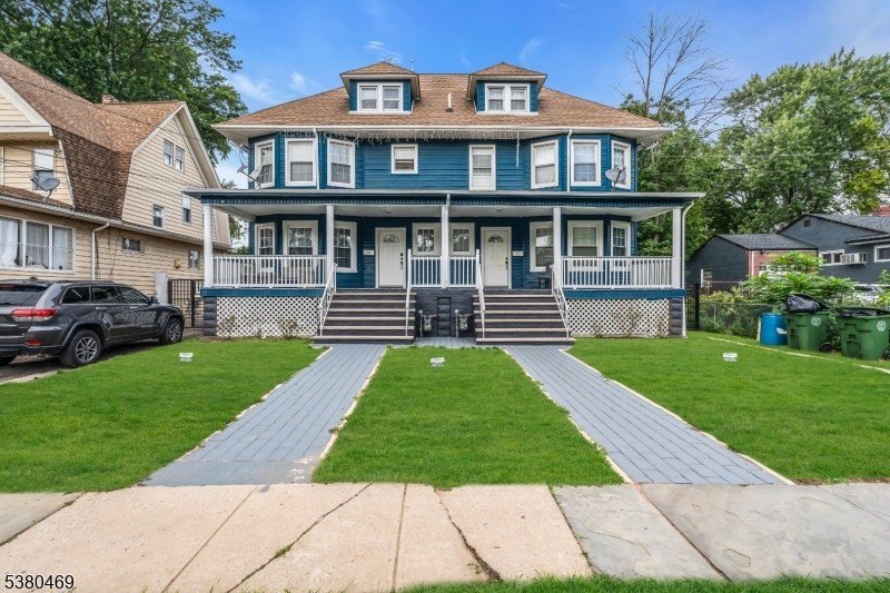 Currently Displayed Property Photo