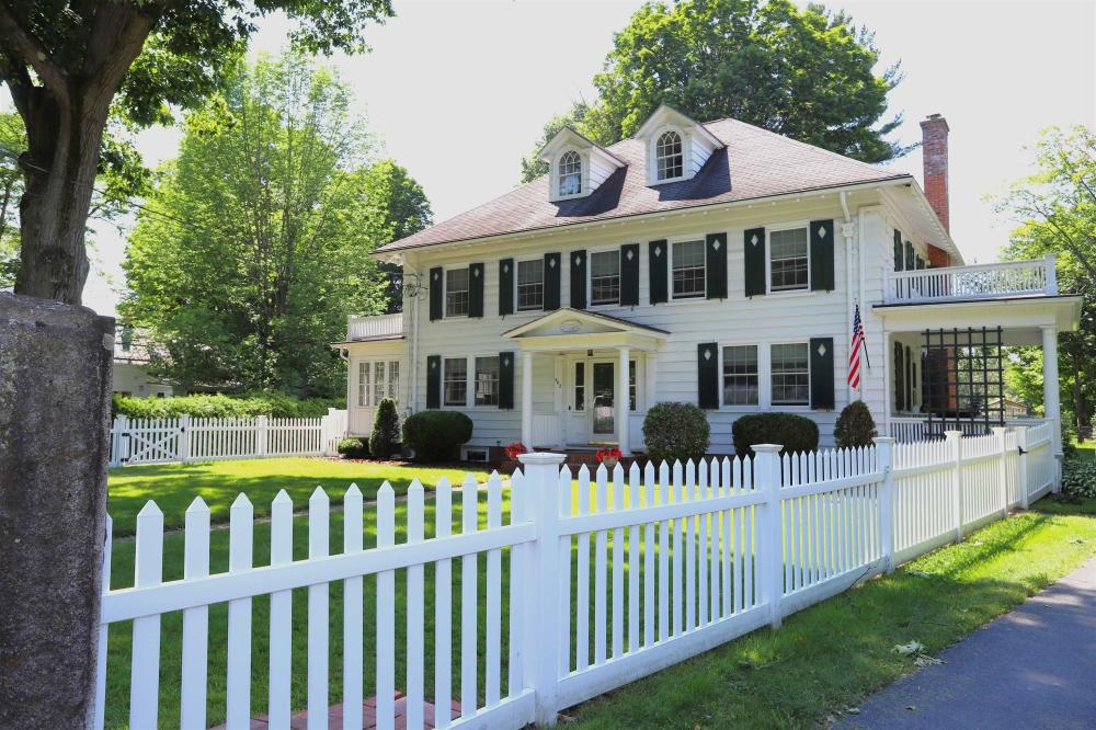 Currently Displayed Property Photo