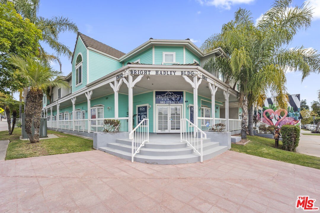 Currently Displayed Property Photo