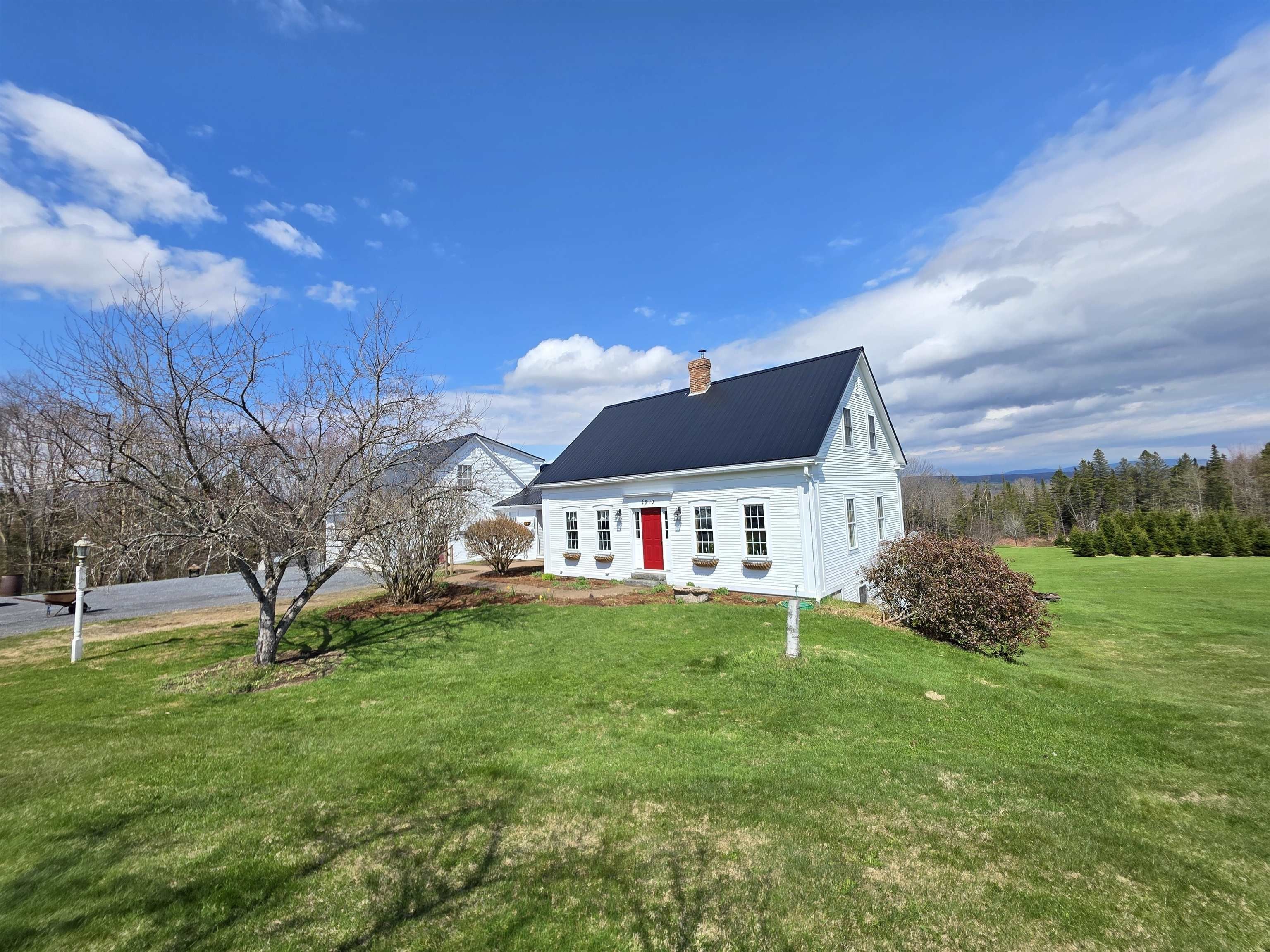 Currently Displayed Property Photo
