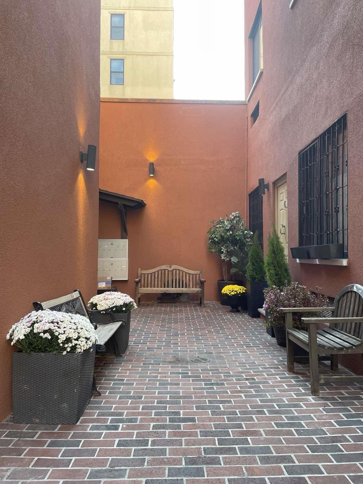 Currently Displayed Property Photo