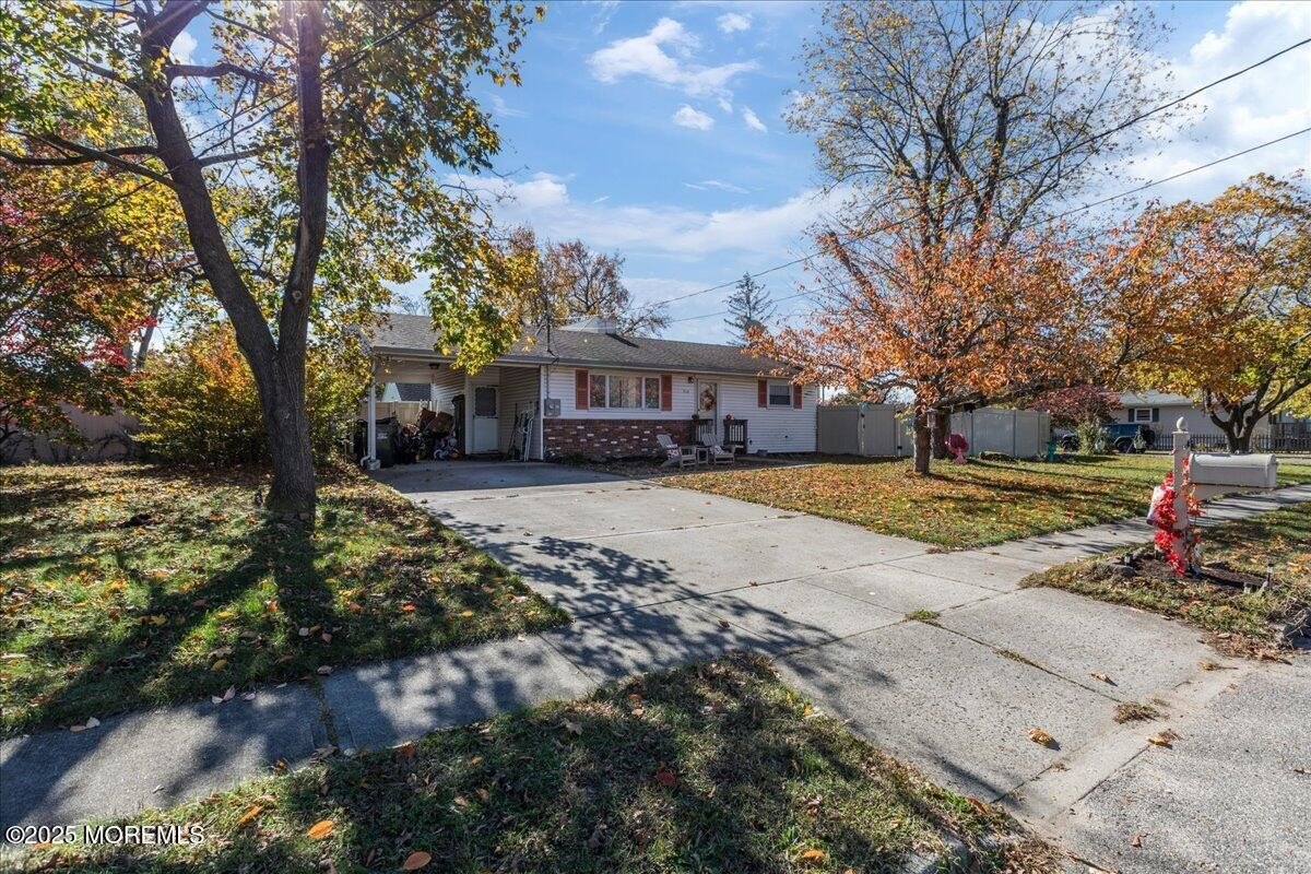 Currently Displayed Property Photo