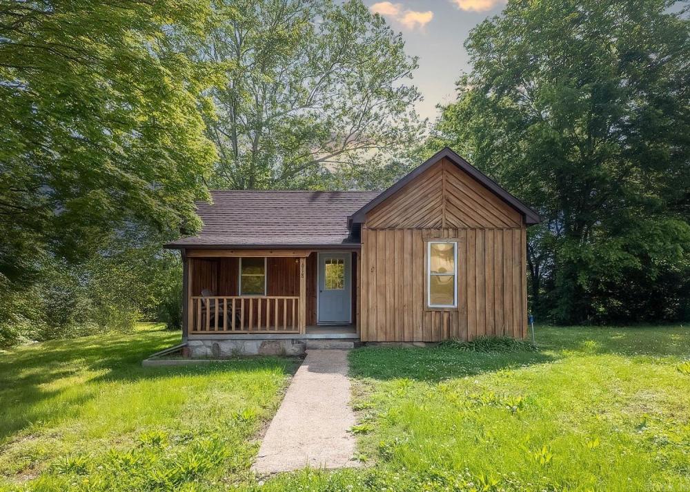 Currently Displayed Property Photo