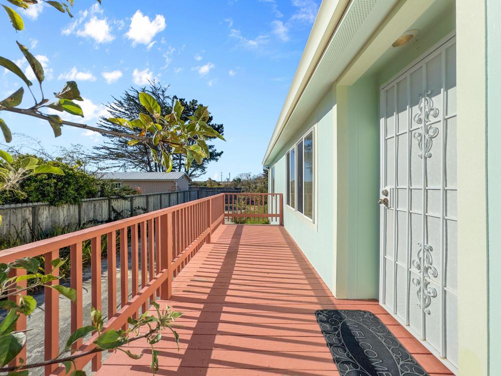 Currently Displayed Property Photo