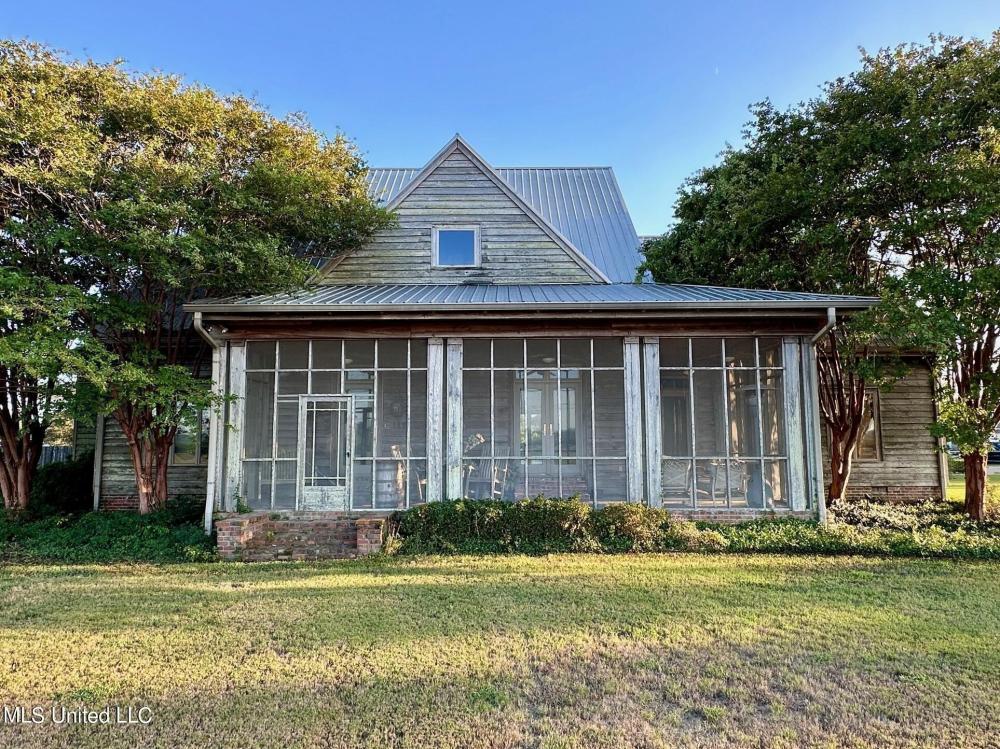 Currently Displayed Property Photo