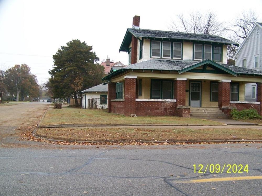 Currently Displayed Property Photo