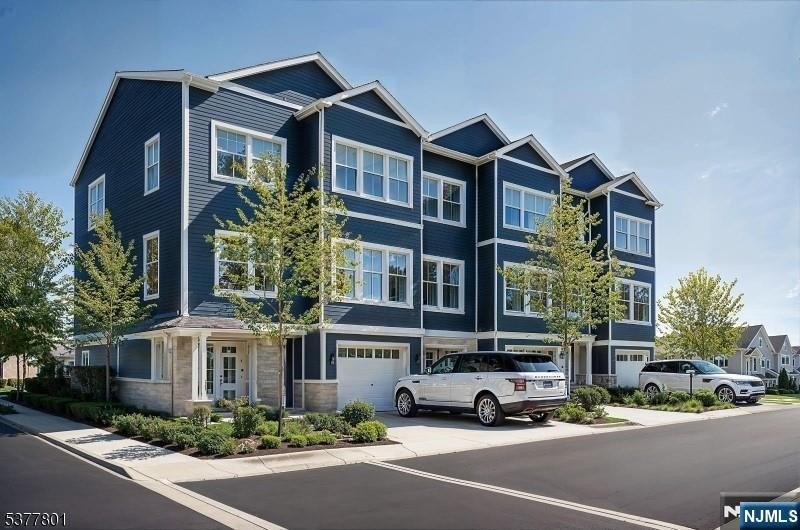 Currently Displayed Property Photo