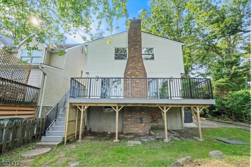 Currently Displayed Property Photo