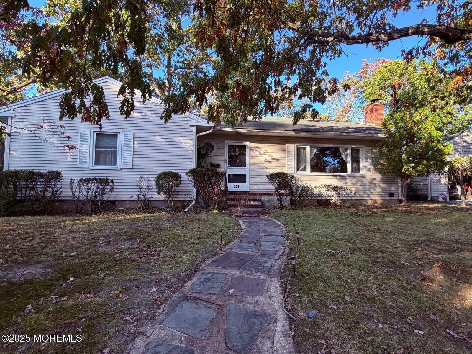 Currently Displayed Property Photo