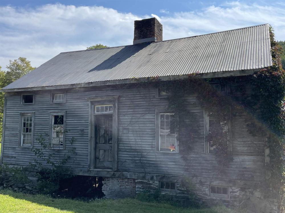 Currently Displayed Property Photo