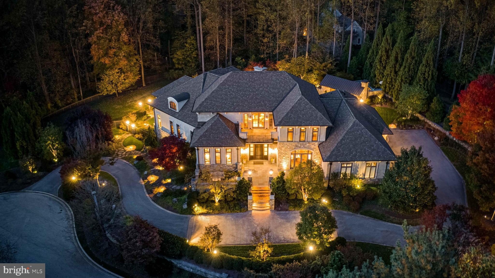 Currently Displayed Property Photo