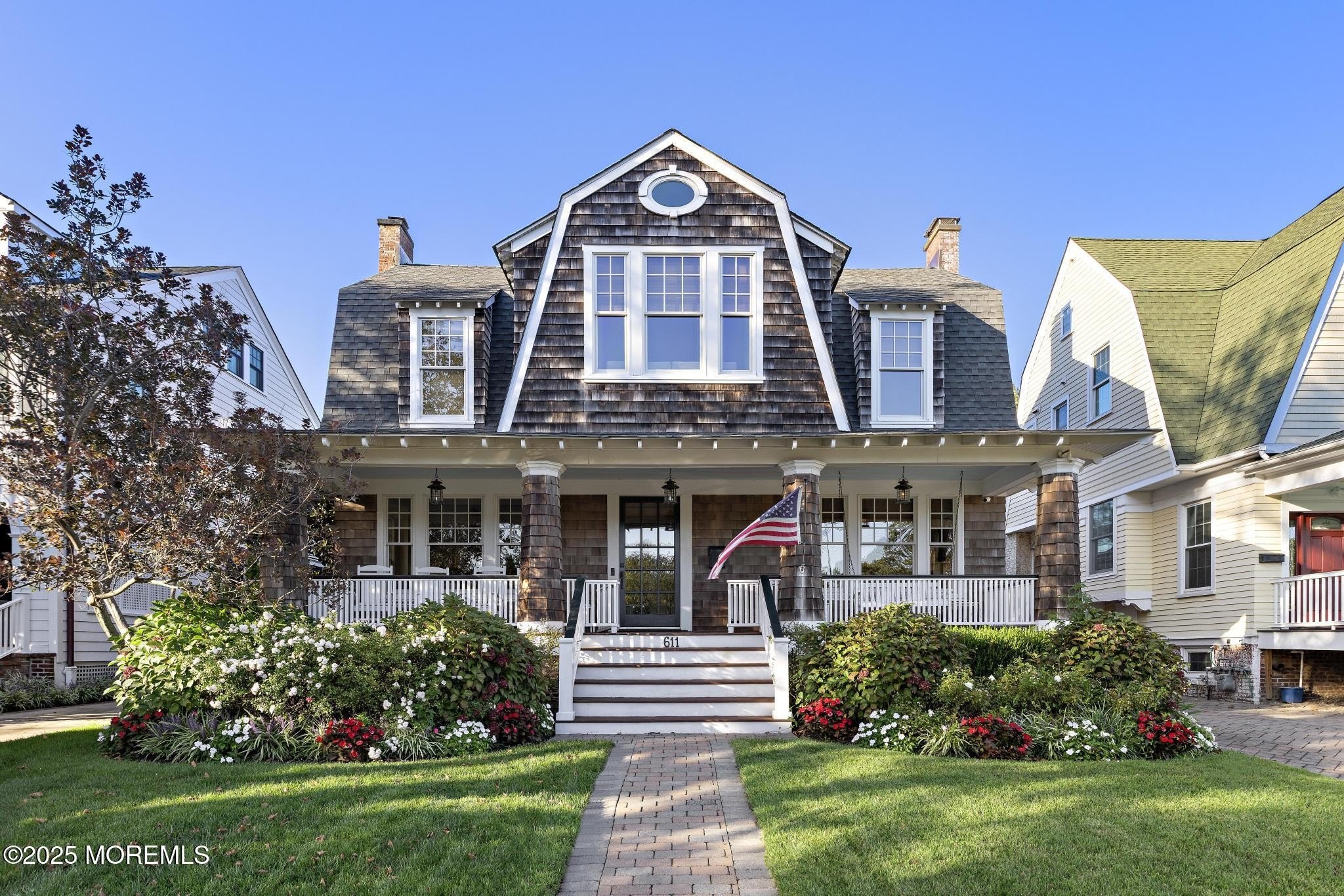 Currently Displayed Property Photo