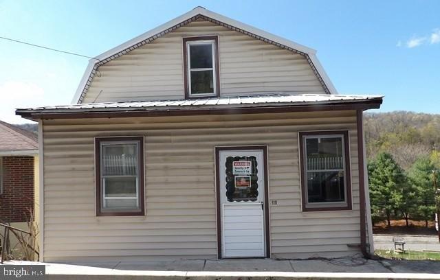 Currently Displayed Property Photo