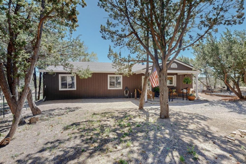 Currently Displayed Property Photo