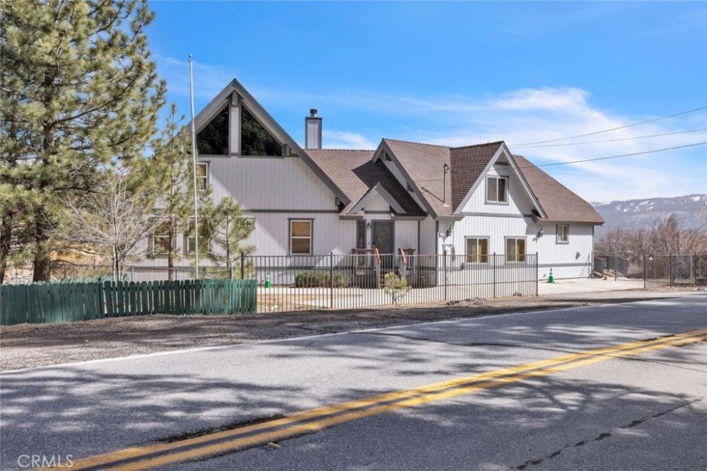 Currently Displayed Property Photo