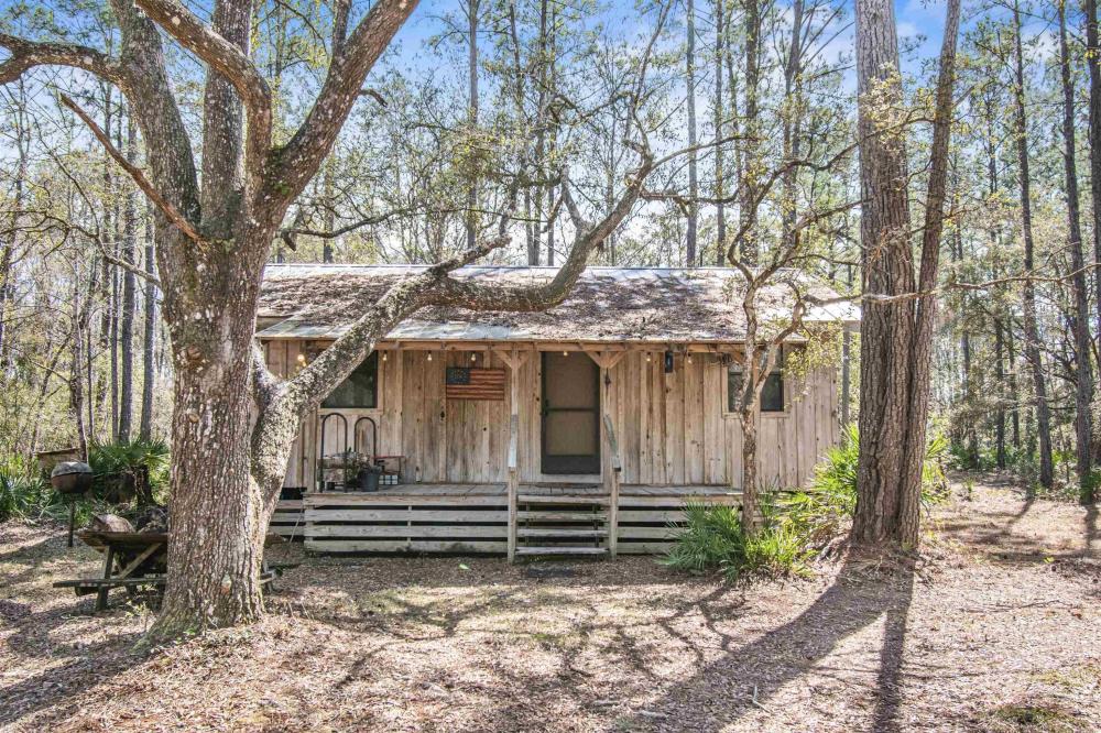 Currently Displayed Property Photo