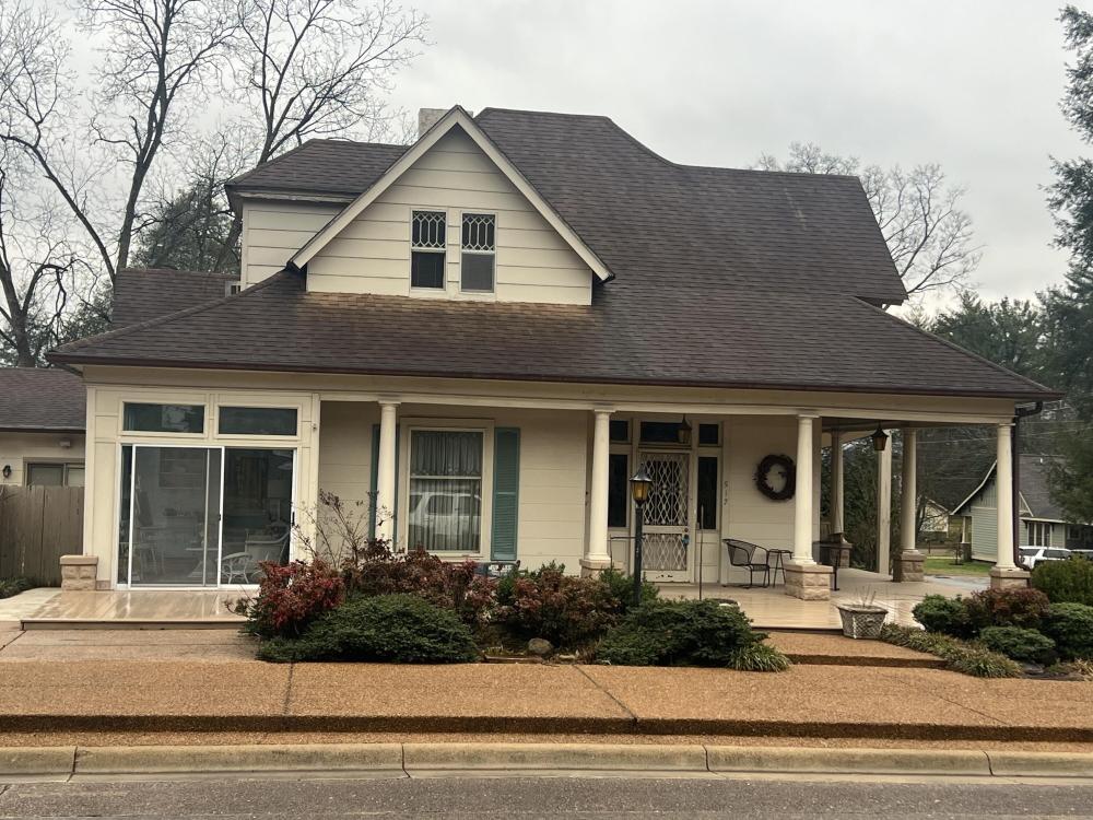 Currently Displayed Property Photo
