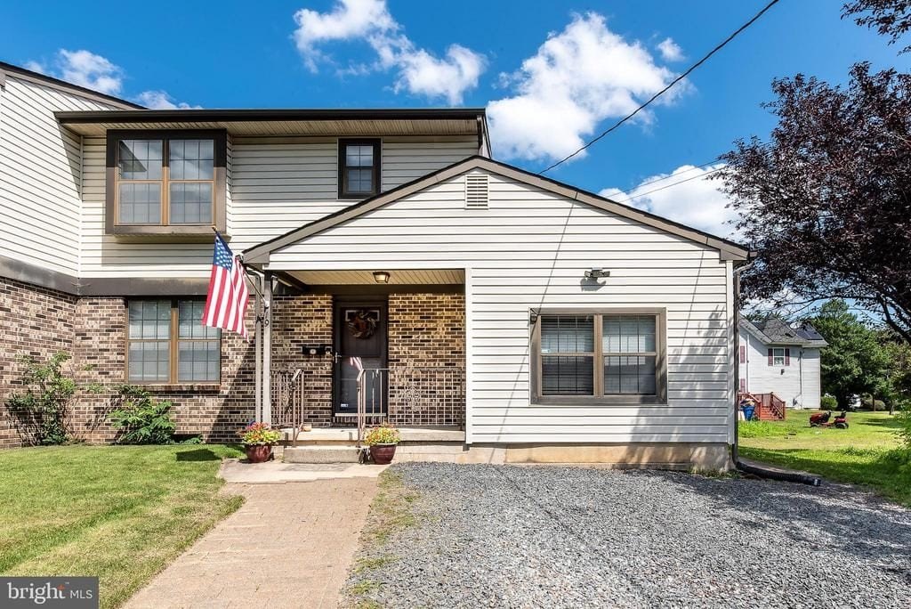 Currently Displayed Property Photo