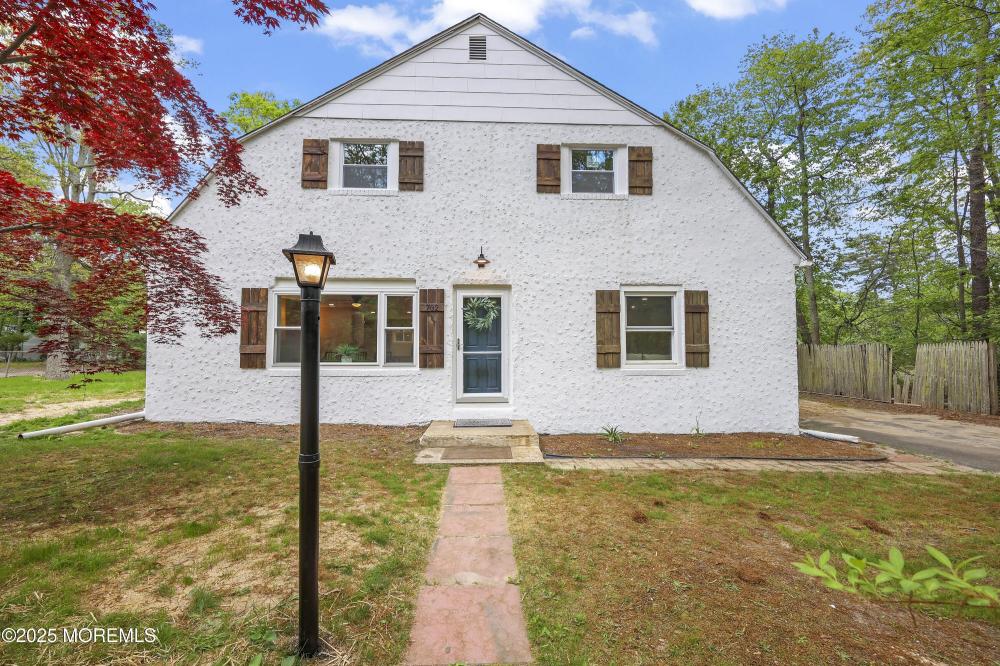 Currently Displayed Property Photo