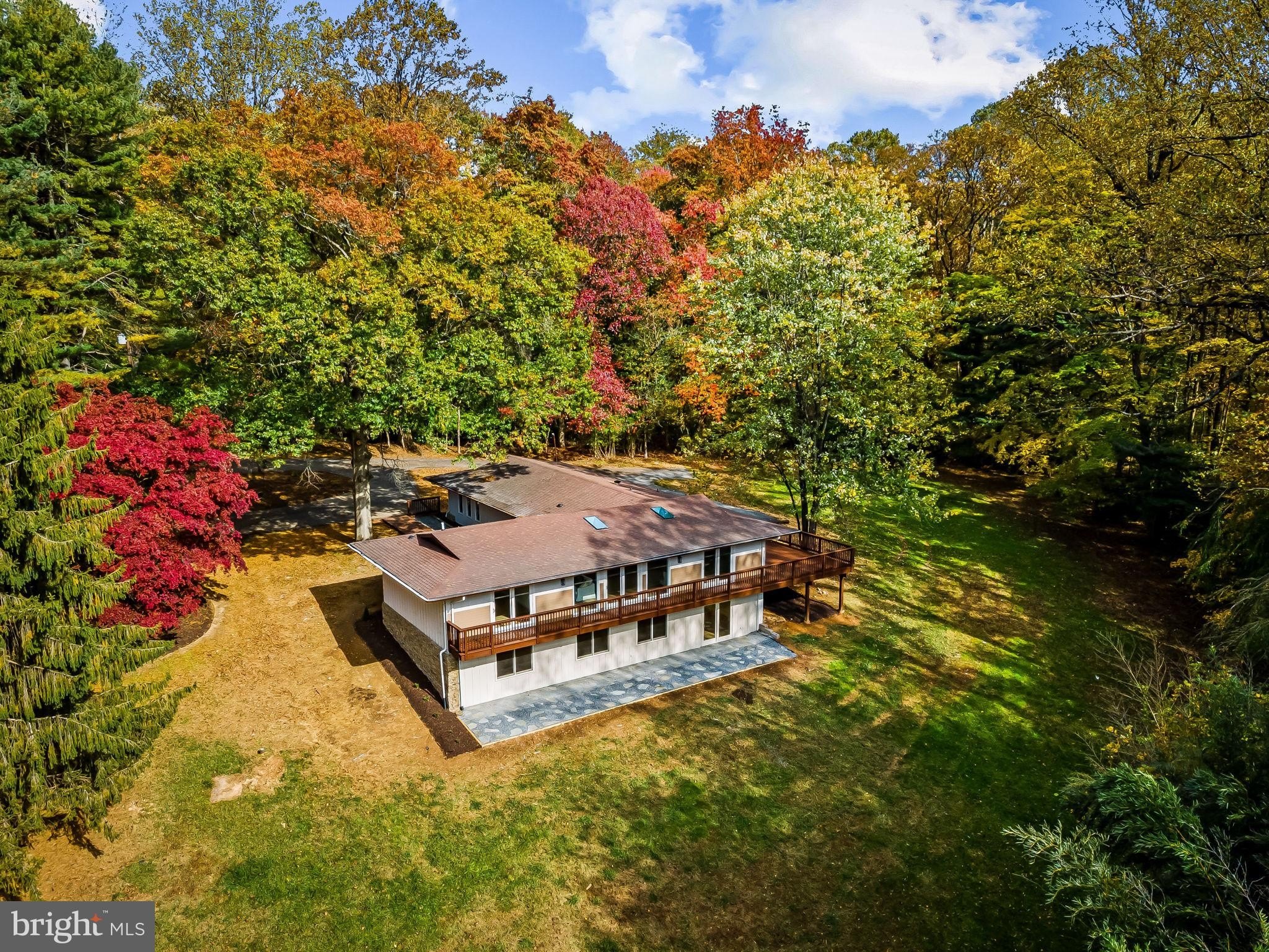 Currently Displayed Property Photo