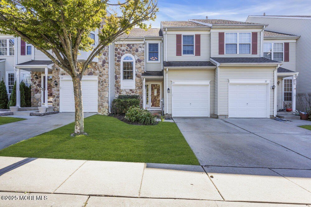 Currently Displayed Property Photo