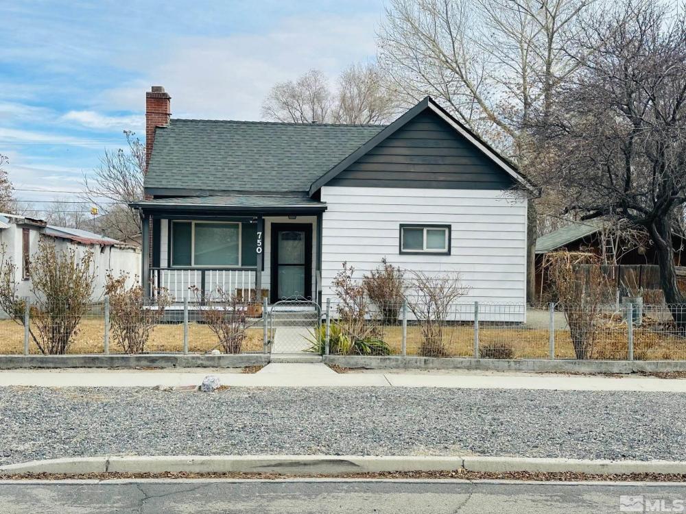 Currently Displayed Property Photo