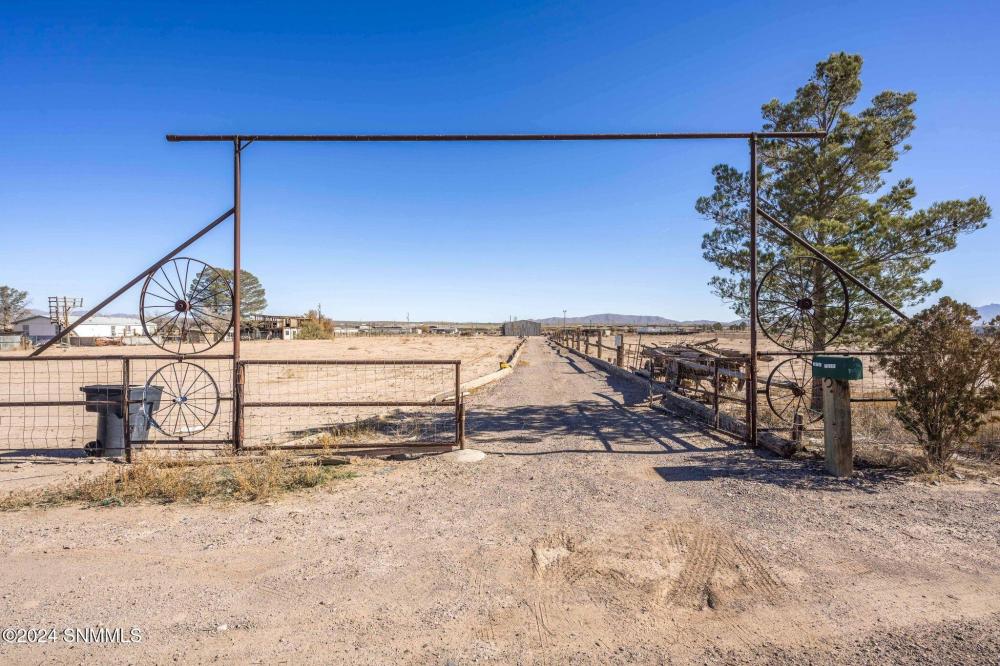 Currently Displayed Property Photo