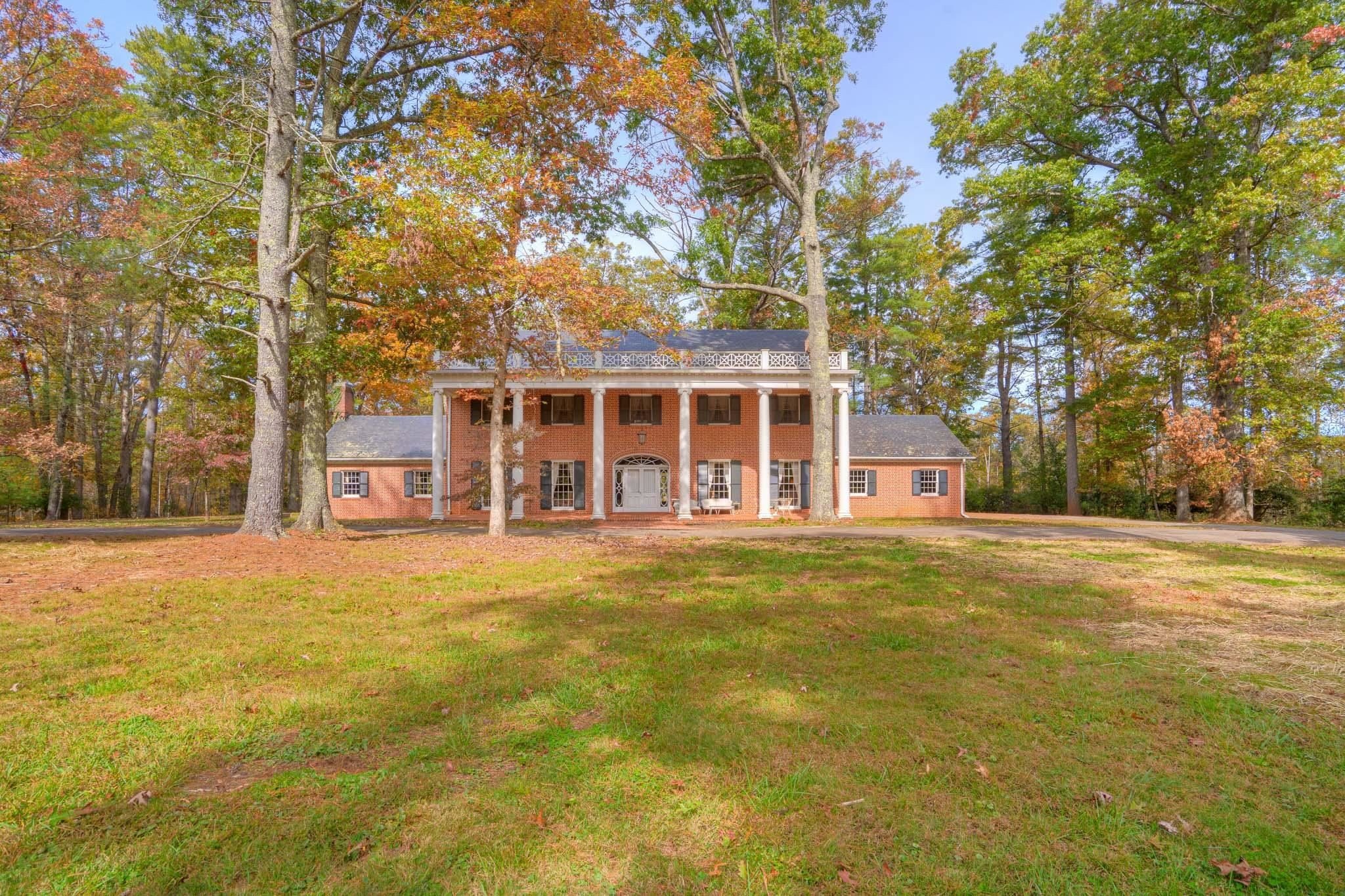 Currently Displayed Property Photo