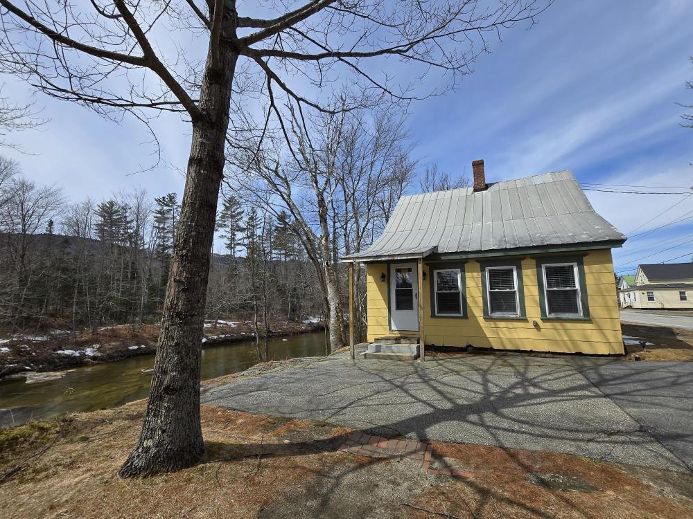 Currently Displayed Property Photo