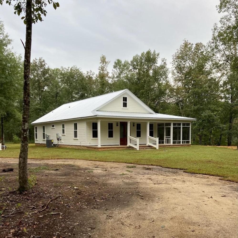 Currently Displayed Property Photo