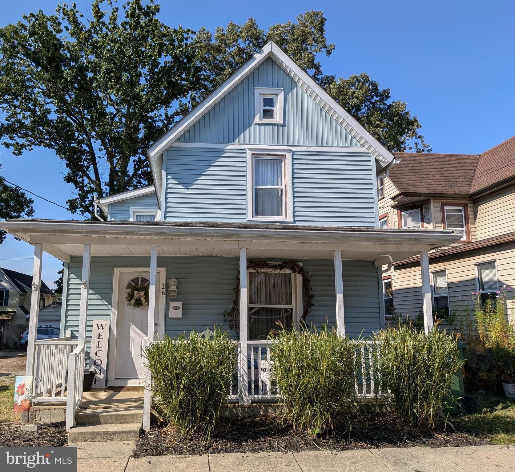 Currently Displayed Property Photo