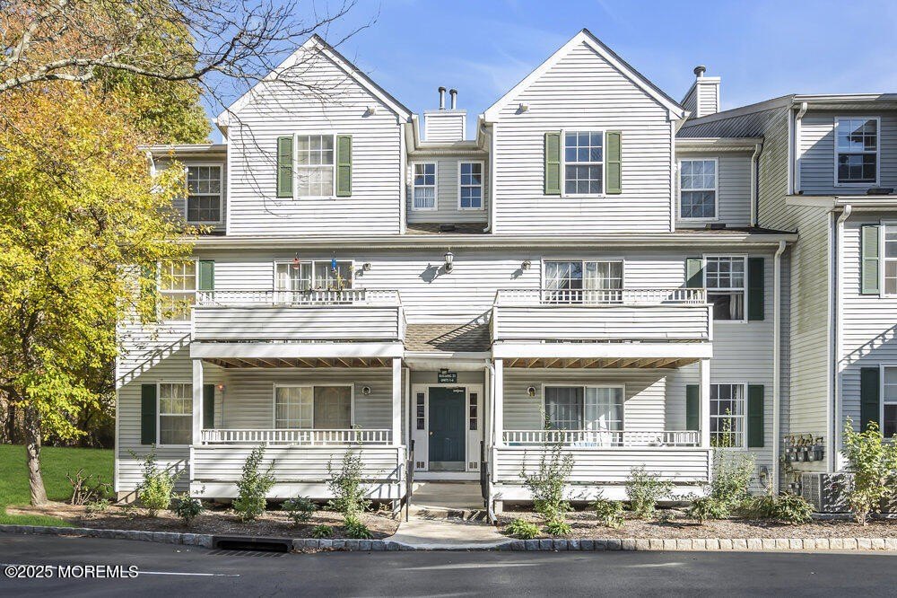 Currently Displayed Property Photo