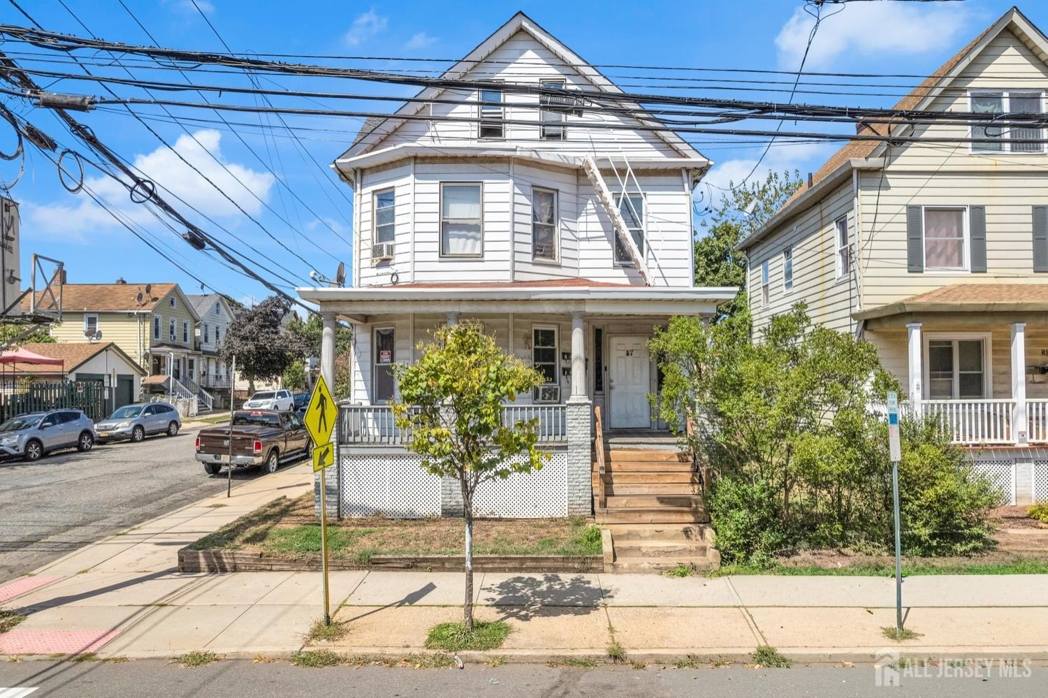 Currently Displayed Property Photo