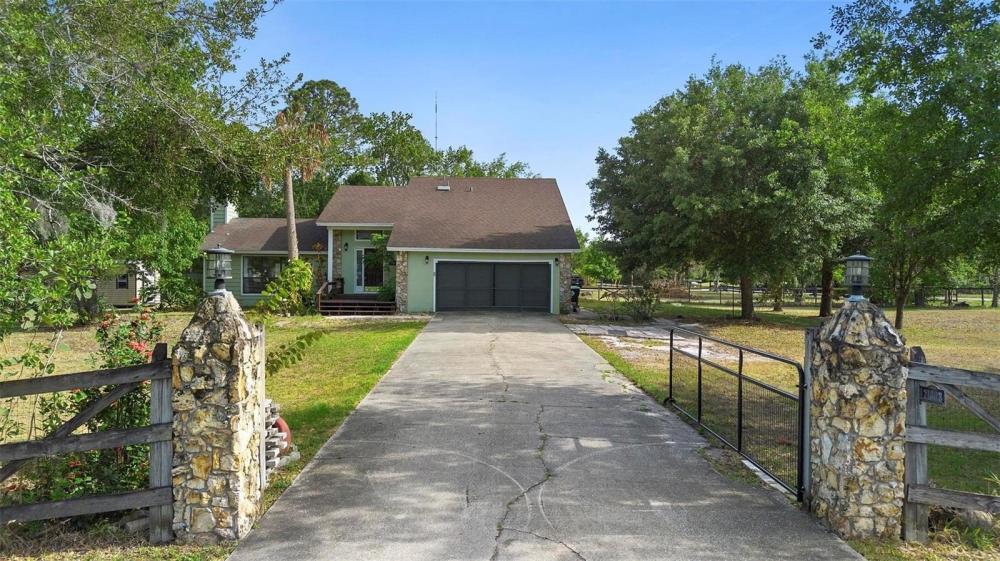 Currently Displayed Property Photo