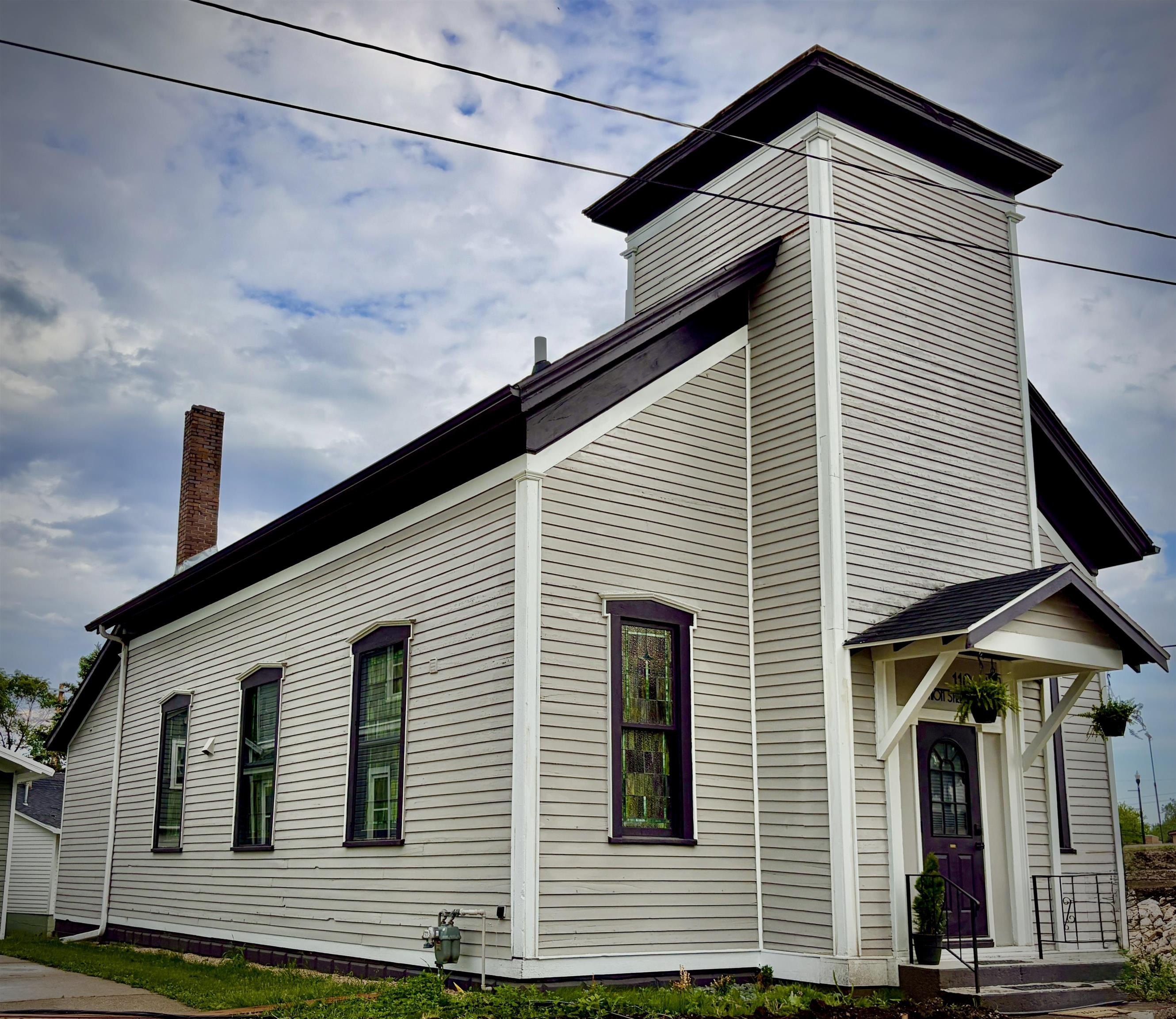 Currently Displayed Property Photo