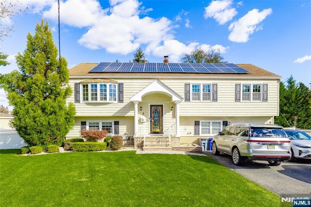 Currently Displayed Property Photo