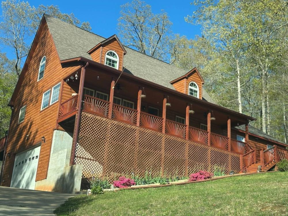 Currently Displayed Property Photo