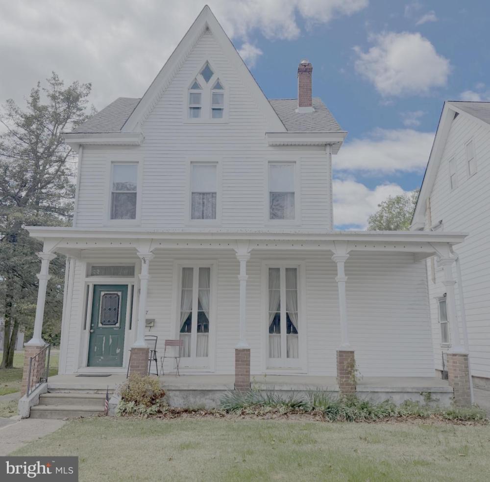 Currently Displayed Property Photo