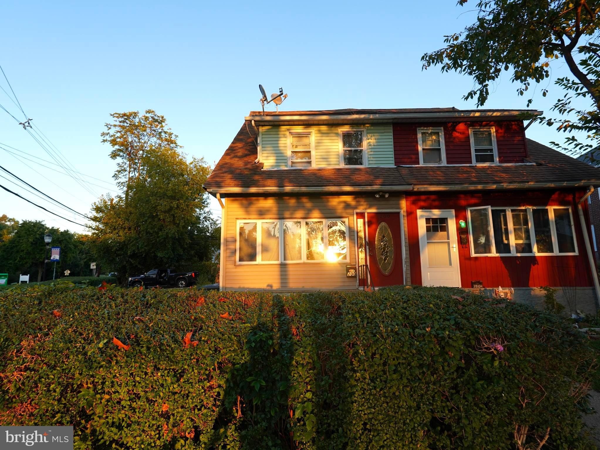 Currently Displayed Property Photo