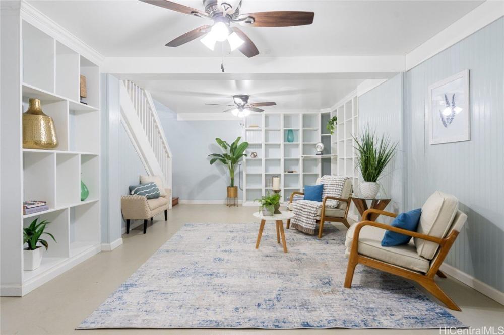 Currently Displayed Property Photo