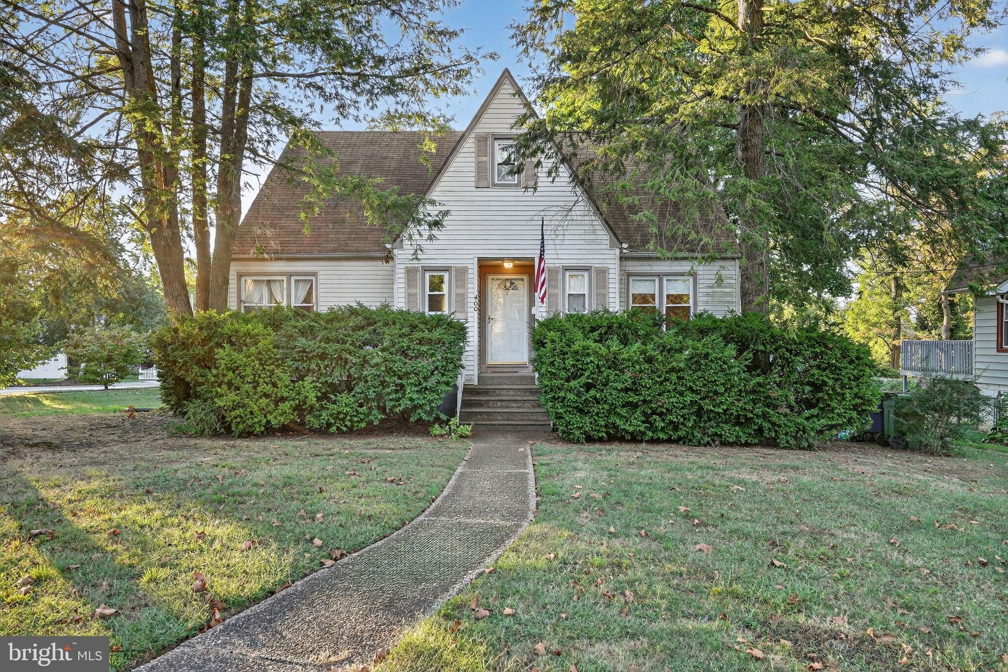 Currently Displayed Property Photo