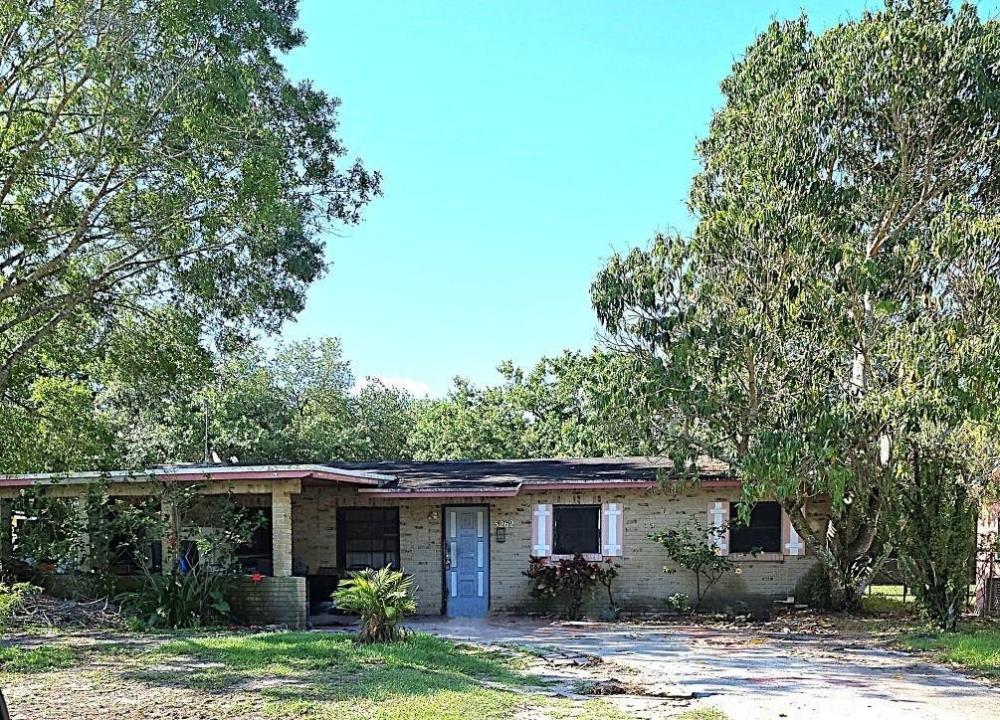 Currently Displayed Property Photo