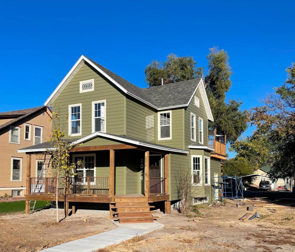Currently Displayed Property Photo