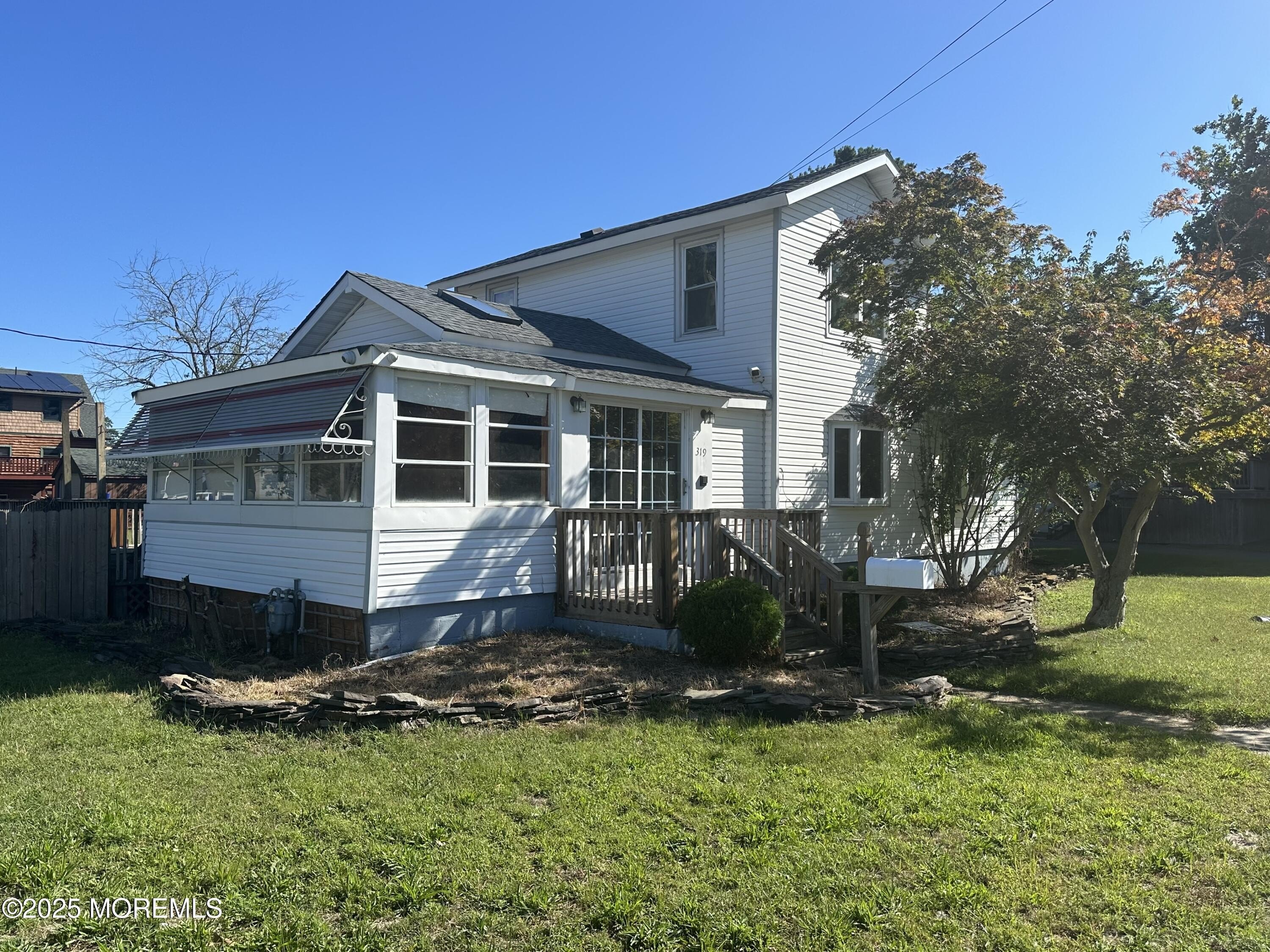 Currently Displayed Property Photo