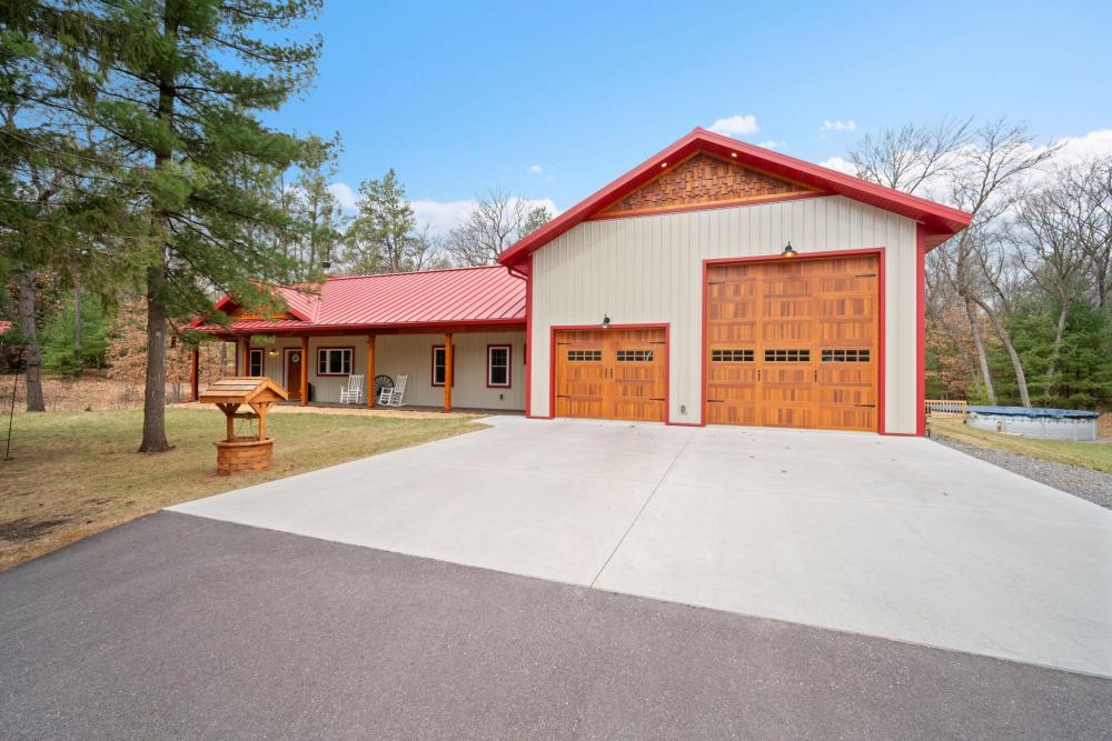 Currently Displayed Property Photo