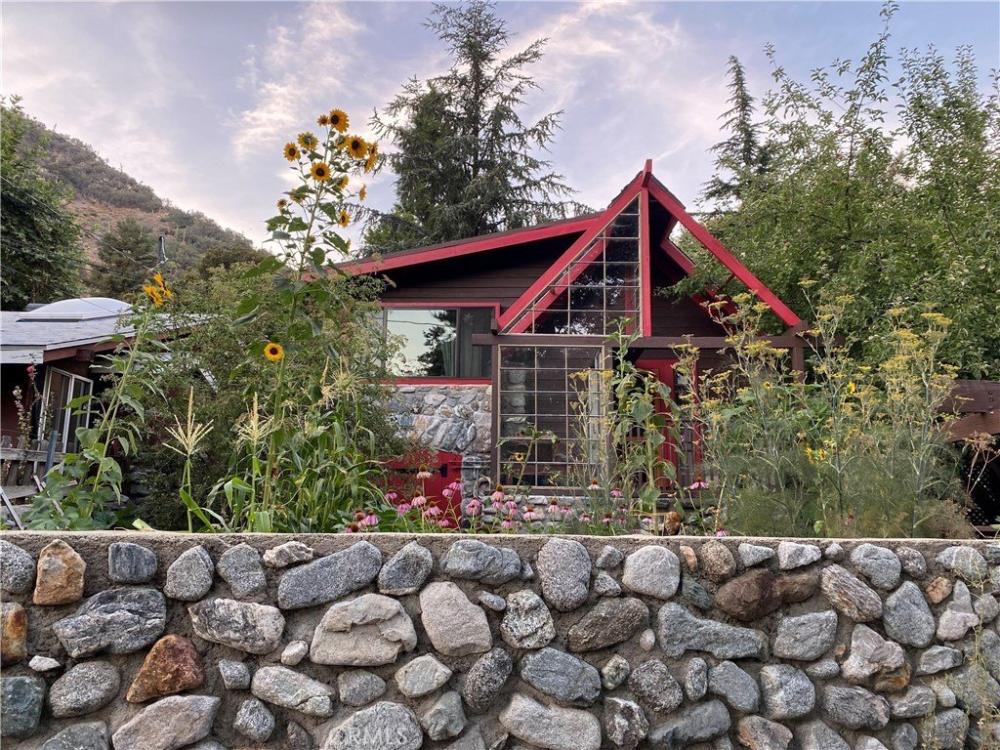 Currently Displayed Property Photo