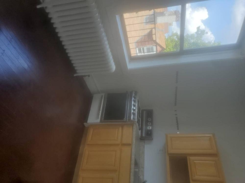 Currently Displayed Property Photo