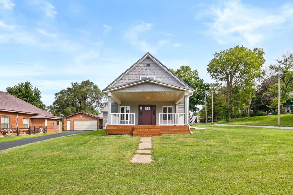Currently Displayed Property Photo