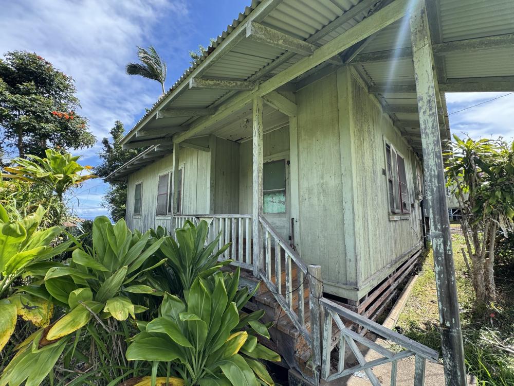 Currently Displayed Property Photo