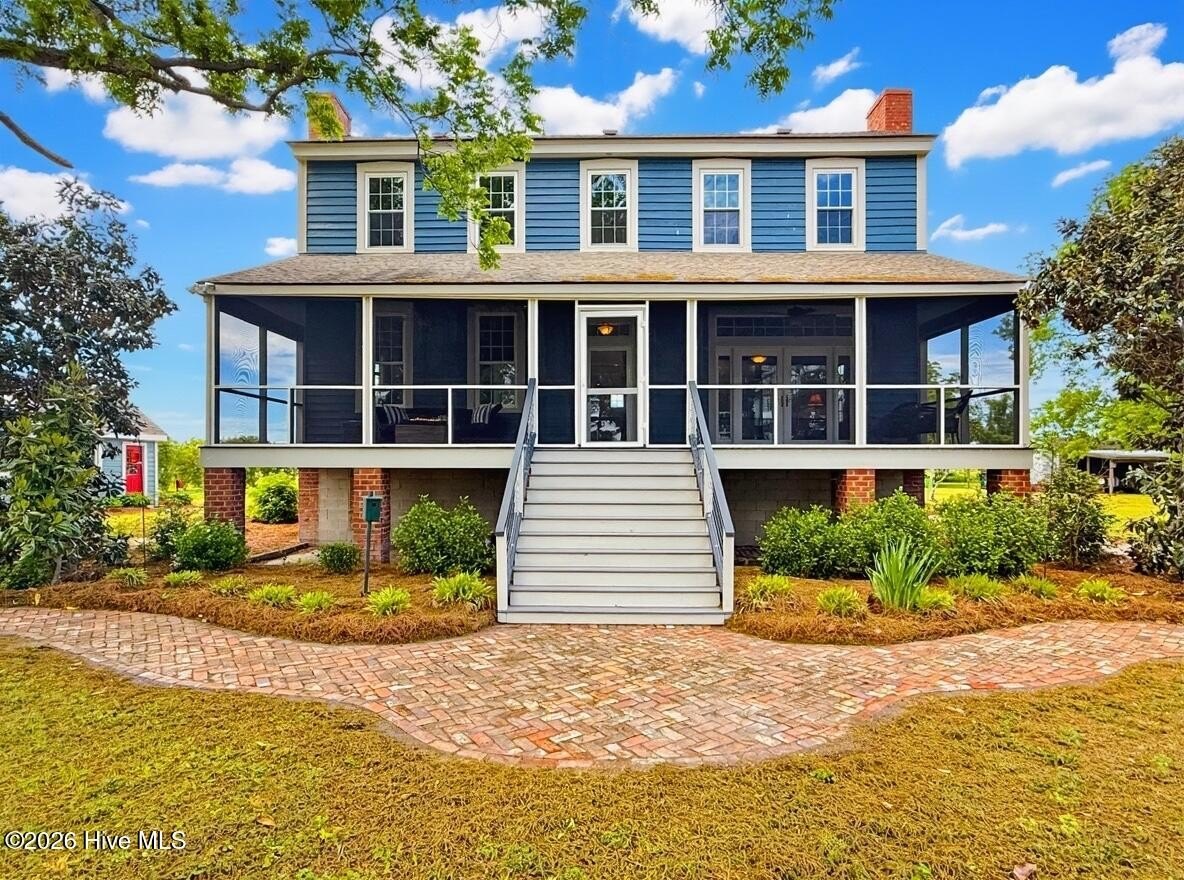 Currently Displayed Property Photo